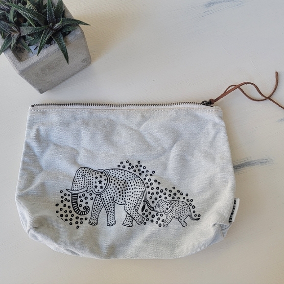 Blue Elephant Cosmetic Bag - Picture 1 of 11